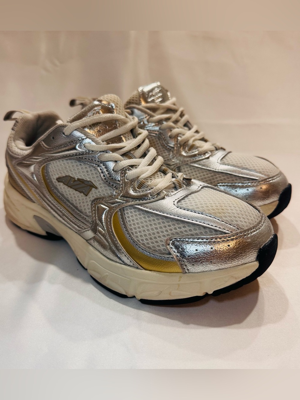 Avia Women's Silver and Gold Mesh Lace-Up Sneakers Size 9 US 40.5Euro